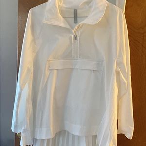 Athleta pleated back top size M